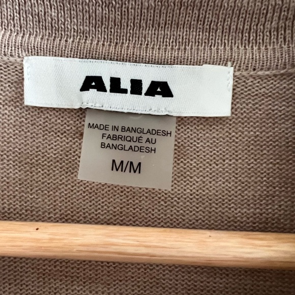 ALIA SWEATER SIZE MEDIUM - Picture 8 of 10
